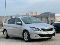 Usado Peugeot 308 Active 131 CV (96 kW) 2016 Gris / plata Berlina