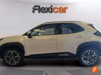 Usado Toyota Yaris Cross Active 116 CV (85 kW) 2024 Blanco SUV