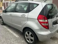 Usado Mercedes A180 Classic 109 CV (80 kW) 2006 Gris / plata Monovolumen