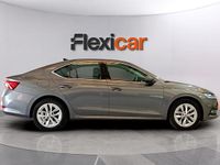 Usado Skoda Octavia Selection 150 CV (110 kW) 2024 Gris Berlina