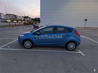 Usado Ford Fiesta Trend 82 CV (60 kW) 2011 Azul Berlina