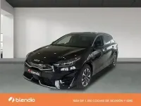 Usado Kia Ceed 141 CV (103 kW) 2025 Negro Utilitario