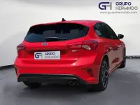 Usado Ford Focus ST-Line 125 CV (91 kW) 2022 Rojo Berlina