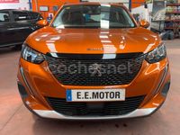 Usado Peugeot 2008 Allure 100 CV (73 kW) 2021 Naranja SUV