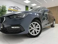 Usado Seat Leon Style 150 CV (110 kW) 2023 Azul Familiar