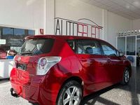 Usado Toyota Verso Active 126 CV (92 kW) 2010 Rojo Monovolumen