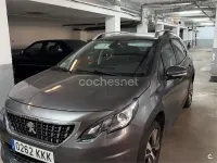 Usado Peugeot 2008 Allure 120 CV (88 kW) 2018 Gris / plata SUV