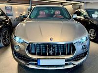 Usado Maserati Levante GranLusso 430 CV (316 kW) 2017 Plateado SUV