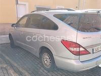 Usado Ssangyong (KGM) Rodius 165 CV (121 kW) 2007 Gris / plata Monovolumen