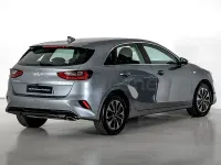 Usado Kia Ceed 100 CV (73 kW) 2025 Gris / plata Utilitario