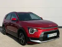 Usado Kia e-Niro 134 kW (183 CV) 2023 Rojo SUV