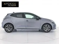 Begagnad Renault Clio V Techno 100 HK (73 kW) 2025 Grå Sedan