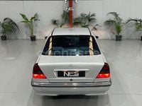 Usado Mercedes C180 Elegance 122 CV (89 kW) 1997 Gris / plata Berlina