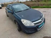 Usado Opel Astra Edition 110 CV (80 kW) 2010 Azul Berlina