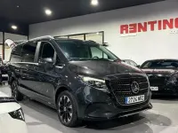 Usado Mercedes V250 Avantgarde 190 CV (139 kW) 2024 Gris / plata Monovolumen