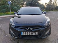 Usado Hyundai i30 100 CV (73 kW) 2013 Negro Berlina
