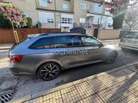 Usado Skoda Superb SportLine 150 CV (110 kW) 2022 Gris / plata Familiar