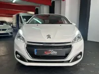 Usado Peugeot 208 Active 102 CV (75 kW) 2019 Blanco Utilitario