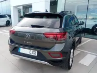 Usado VW T-Roc Life 150 CV (110 kW) 2022 Gris / plata SUV