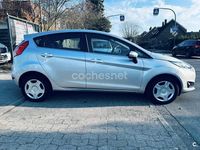 Usado Ford Fiesta Titanium 95 HP (69 kW) 2013 Cinzento Citadino