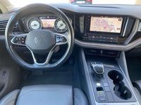 Usado VW Touareg Elegance 286 CV (210 kW) 2022 Gris SUV