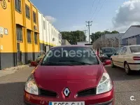 Usado Renault Clio II 75 CV (55 kW) 2008 Granate Berlina