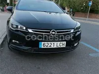 Usado Opel Astra 110 CV (80 kW) 2019 Negro Berlina