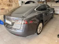 Usado Tesla Model S 11 kW (15 CV) 2018 Eléctrico Utilitario