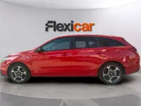 Usado Hyundai i30 N Line 120 CV (88 kW) 2023 Rojo Berlina