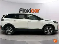 Usado Peugeot 5008 Allure 130 CV (95 kW) 2024 Blanco SUV