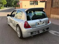 Usado Renault Clio 230 CV (169 kW) 2001 Gris / plata Berlina