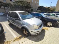Usado Ford Fusion Trend 68 CV (50 kW) 2005 Gris / plata Utilitario