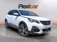 Usado Peugeot 3008 Allure 131 CV (96 kW) 2018 Blanco SUV