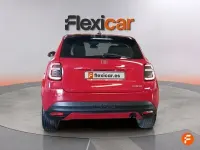 Usado Fiat 600 100 CV (73 kW) 2025 Rojo SUV