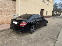 Usado Mercedes C200 Elegance 136 CV (100 kW) 2010 Negro Berlina