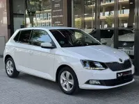 Usado Skoda Fabia 90 CV (66 kW) 2017 Blanco Utilitario