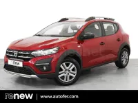 Usado Dacia Sandero Essentiel 101 CV (74 kW) 2023 Rojo Berlina