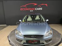 Usado Ford Focus Ghia 109 CV (80 kW) 2006 Azul Berlina