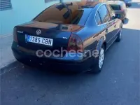 Usado VW Passat Advance 130 CV (95 kW) 2003 Azul Berlina