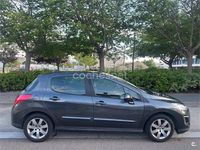 Usado Peugeot 308 Active 120 CV (88 kW) 2013 Gris / plata Berlina