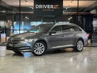 Usado Skoda Superb Style 150 CV (110 kW) 2023 Gris / plata Familiar