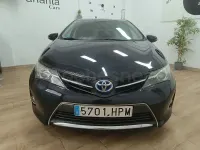 Usado Toyota Auris Hybrid Active 136 CV (100 kW) 2013 Negro Berlina