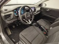 Usado Kia Stonic 100 CV (73 kW) 2025 Gris / plata SUV