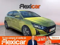 Usado Hyundai i20 101 CV (74 kW) 2024 Verde Utilitario