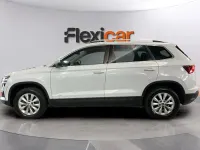 Usado Skoda Karoq Ambition 150 CV (110 kW) 2023 Blanco SUV