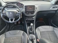 Usado Peugeot 2008 Allure 115 CV (84 kW) 2015 Negro SUV
