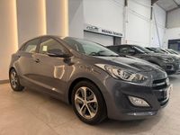 Usado Hyundai i30 100 CV (73 kW) 2015 Gris / plata Berlina