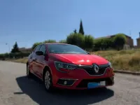 Usado Renault Mégane IV LIMITED 110 CV (80 kW) 2018 Rojo Utilitario