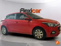 Usado Hyundai i20 100 CV (73 kW) 2019 Rojo Utilitario