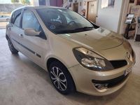 Usado Renault Clio II Authentique 70 CV (51 kW) 2007 Beige Berlina